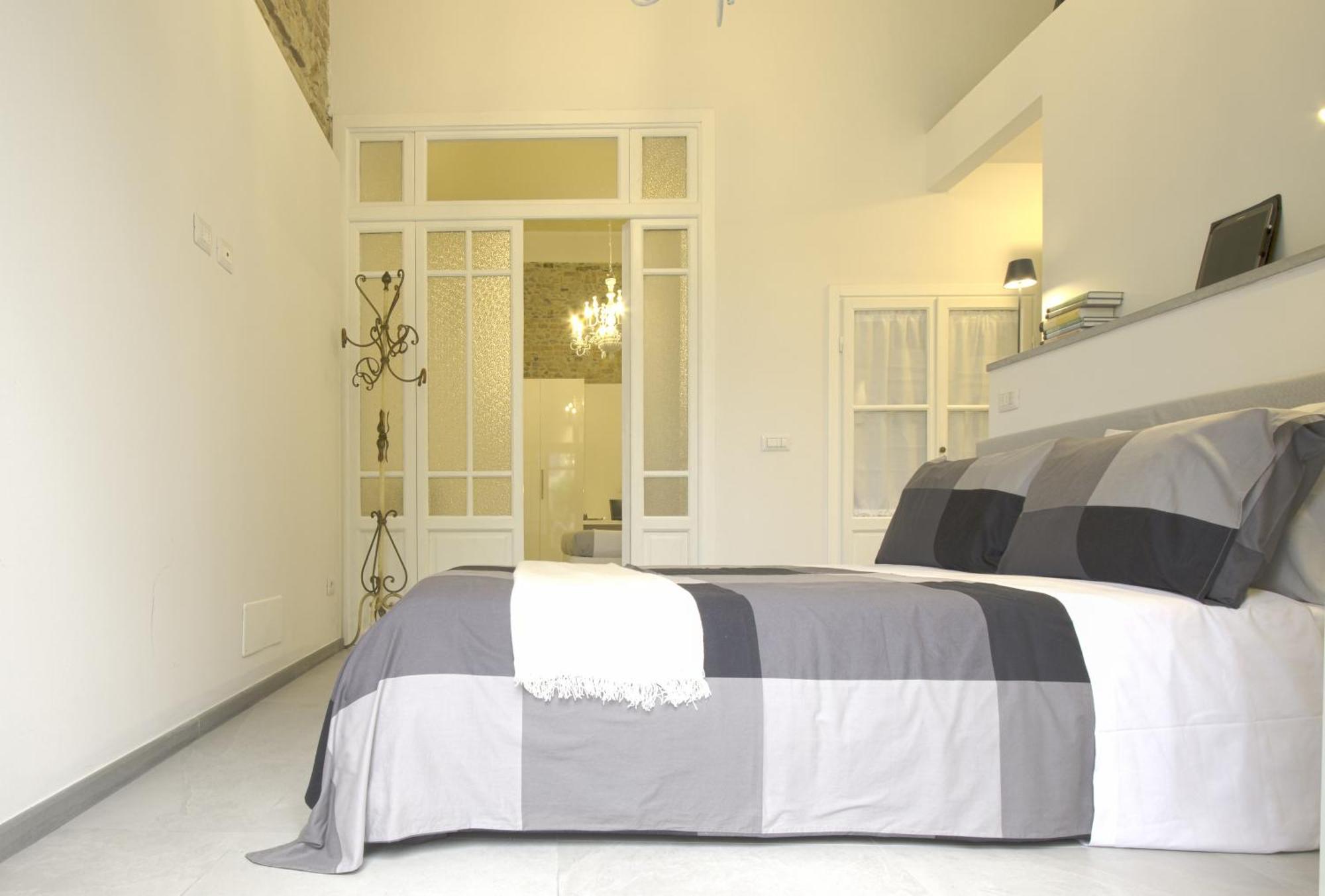 Via San Gallo 19 Apartamento *